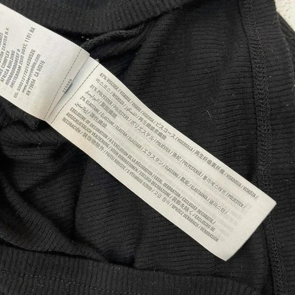 HOLLISTER RIBBED LONG SLEEVE BLACK CRISS-CROSS V-NECK SEMI CROP TOP SZ M - Picture 6 of 6